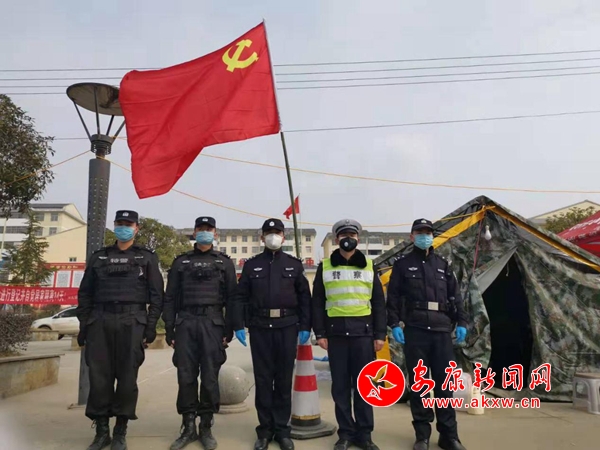 讓黨旗在疫情防疫一線飄揚(yáng)