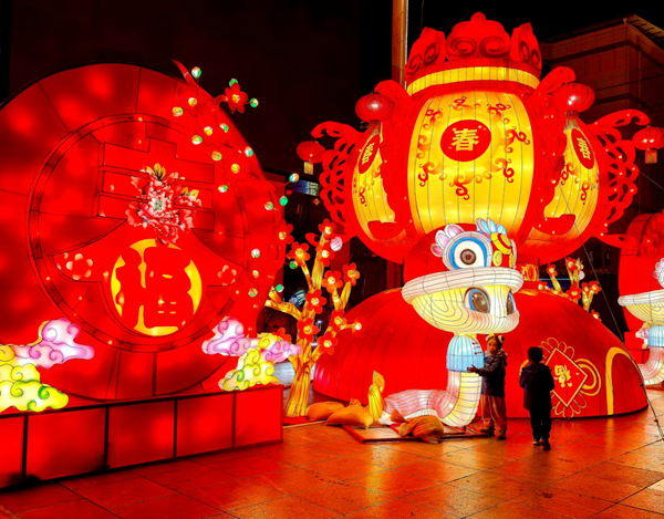 文化中國(guó)行｜彩燈如約至 年味踏春來(lái)