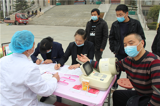 人民警察一心為民，捋袖捐血鐵血柔情——安康市公安局積極開展冬季獻(xiàn)血活動(dòng)