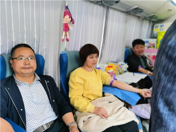 獻(xiàn)血傳真情，為黨旗添光彩 ——三元村春季無(wú)償獻(xiàn)血活動(dòng)側(cè)記