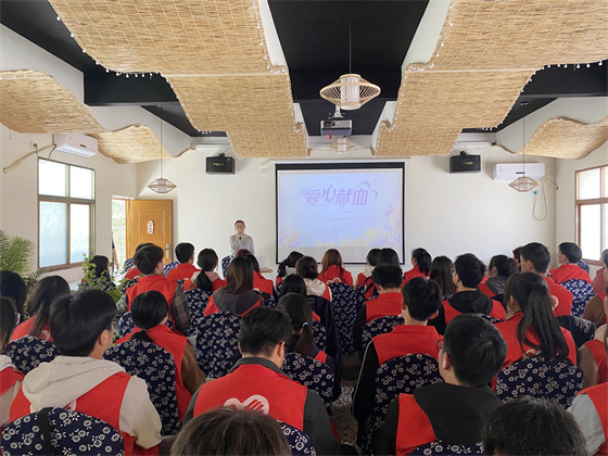 緬懷沈氏三賢 弘揚(yáng)勤廉家風(fēng)|安康市中心血站聯(lián)合安康學(xué)院團(tuán)委開展愛國(guó)主義教育活動(dòng)