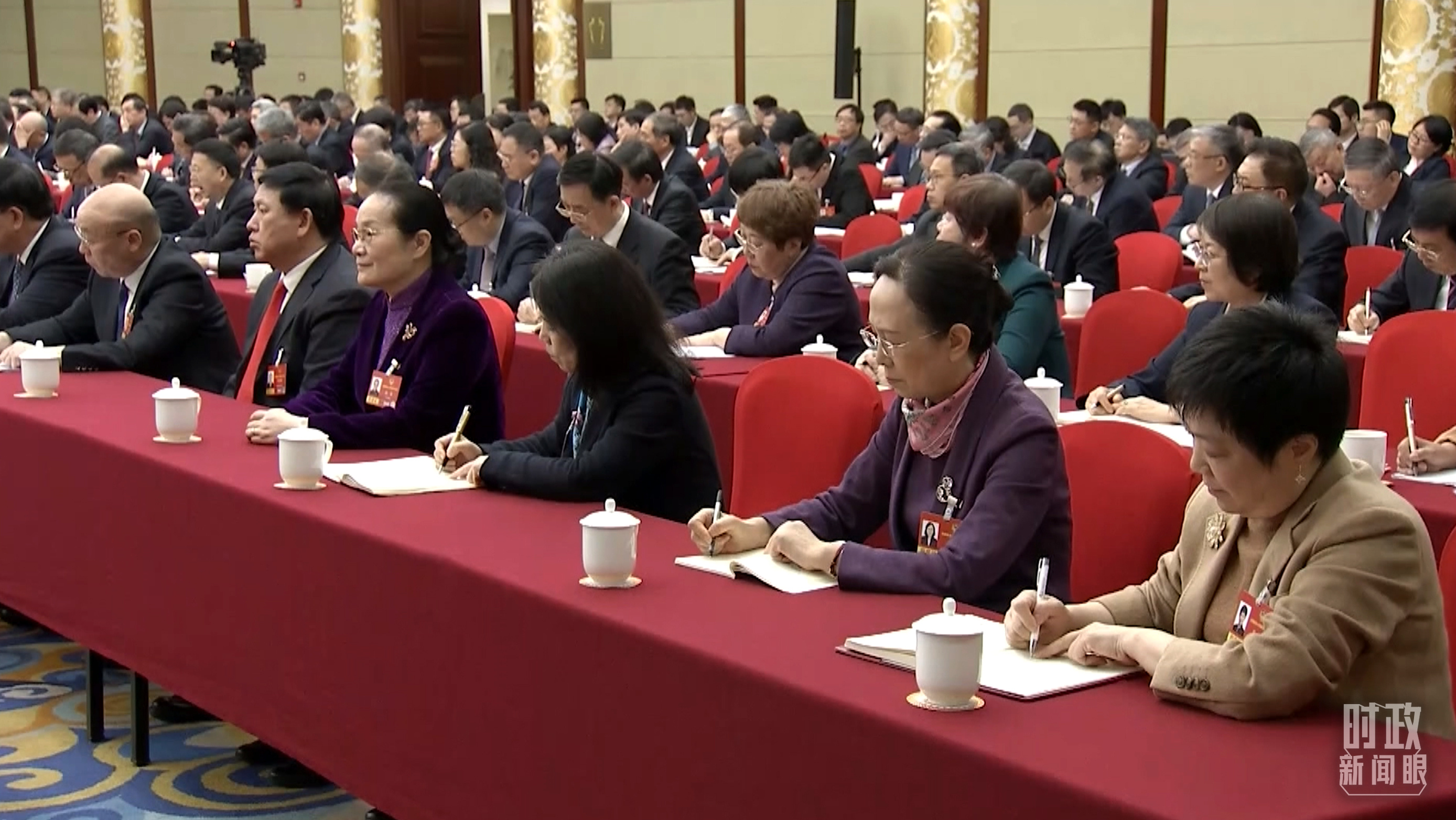 △當(dāng)天的政協(xié)聯(lián)組會(huì)現(xiàn)場(chǎng)。